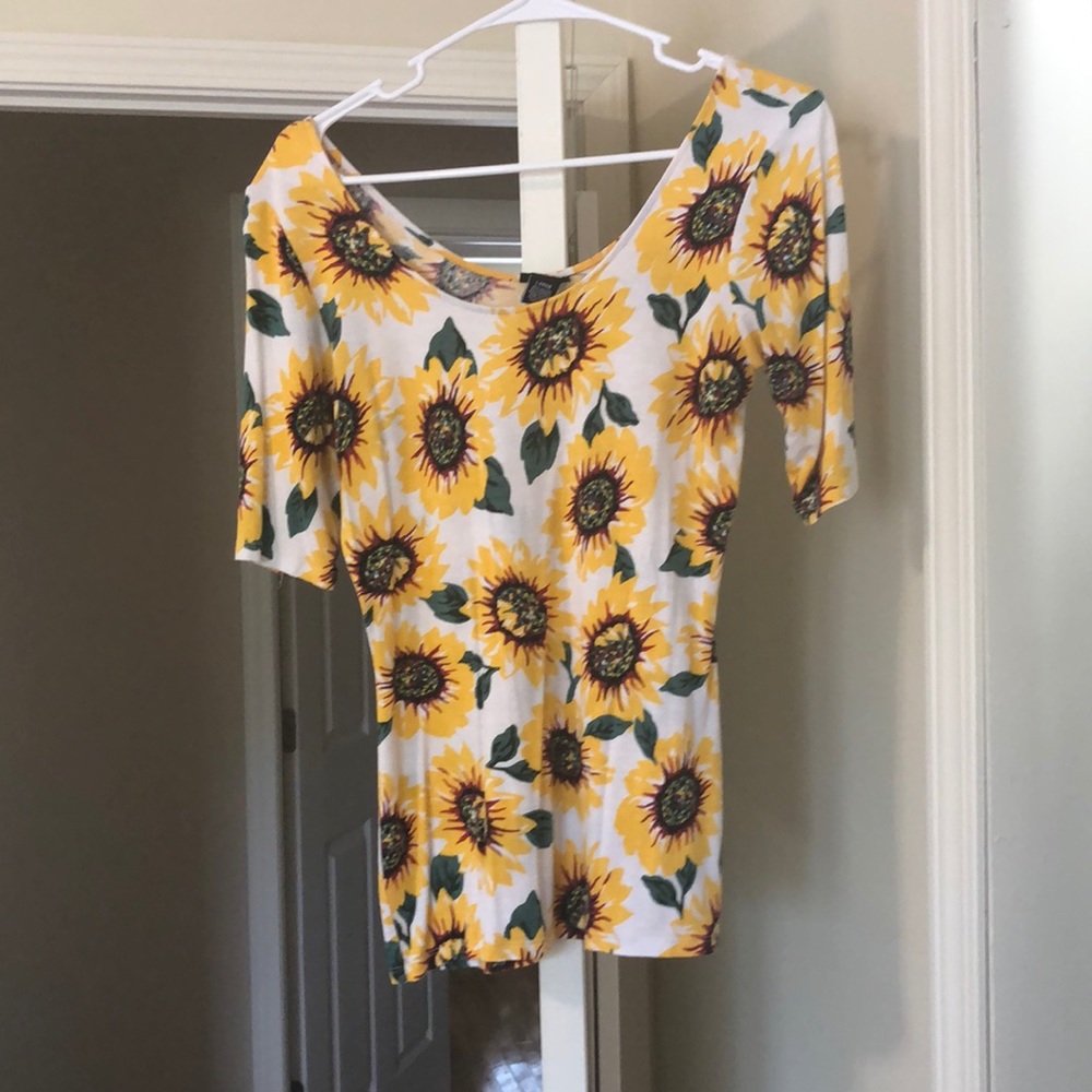 Adorable sunflower shirt!